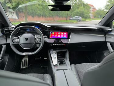 Peugeot 408 Hybrid 225: guarda la gallery del crossover francese (anche) plug-in 13