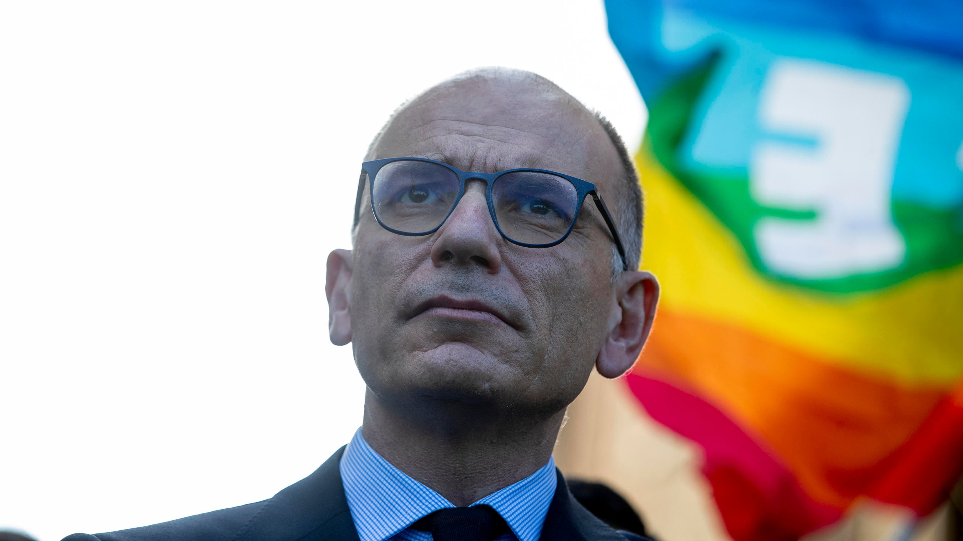 Il malessere Pd: "I 5s ci logorano"