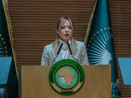 La Meloni pontiera tra Ue e Stati Uniti: "Non condivido le critiche ai Maga"