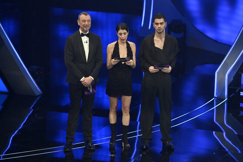 Sanremo 2024: ecco il look della seconda serata del Festival di Maninni 1