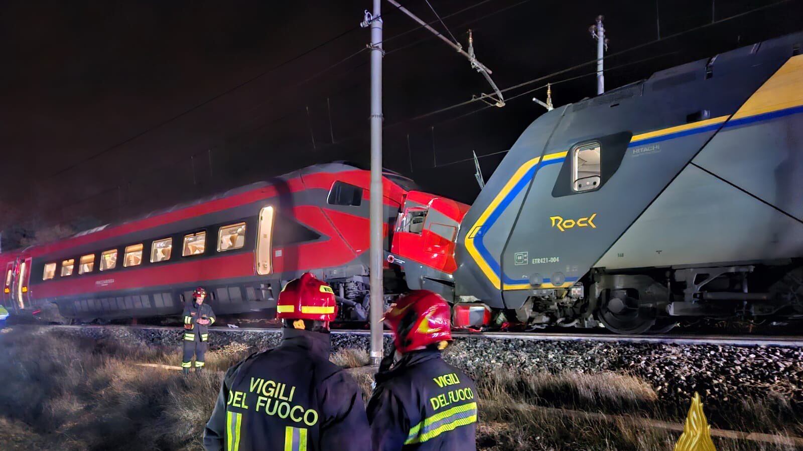 Si scontrano due treni nel Ravennate, sospesa la circolazione: 17 feriti