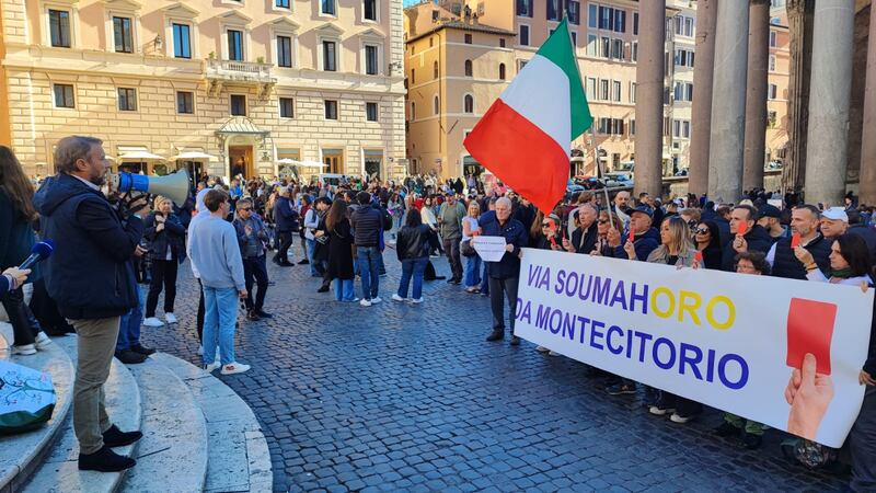 Roma, manifestazione contro Soumahoro 2