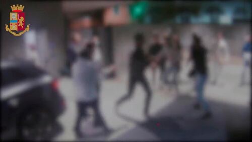 Aggressioni e rapine a Milano da parte del branco: le immagini 1