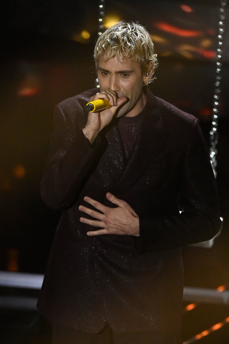Sanremo 2024: ecco il look della prima serata del Festival da Mr.Rain 2