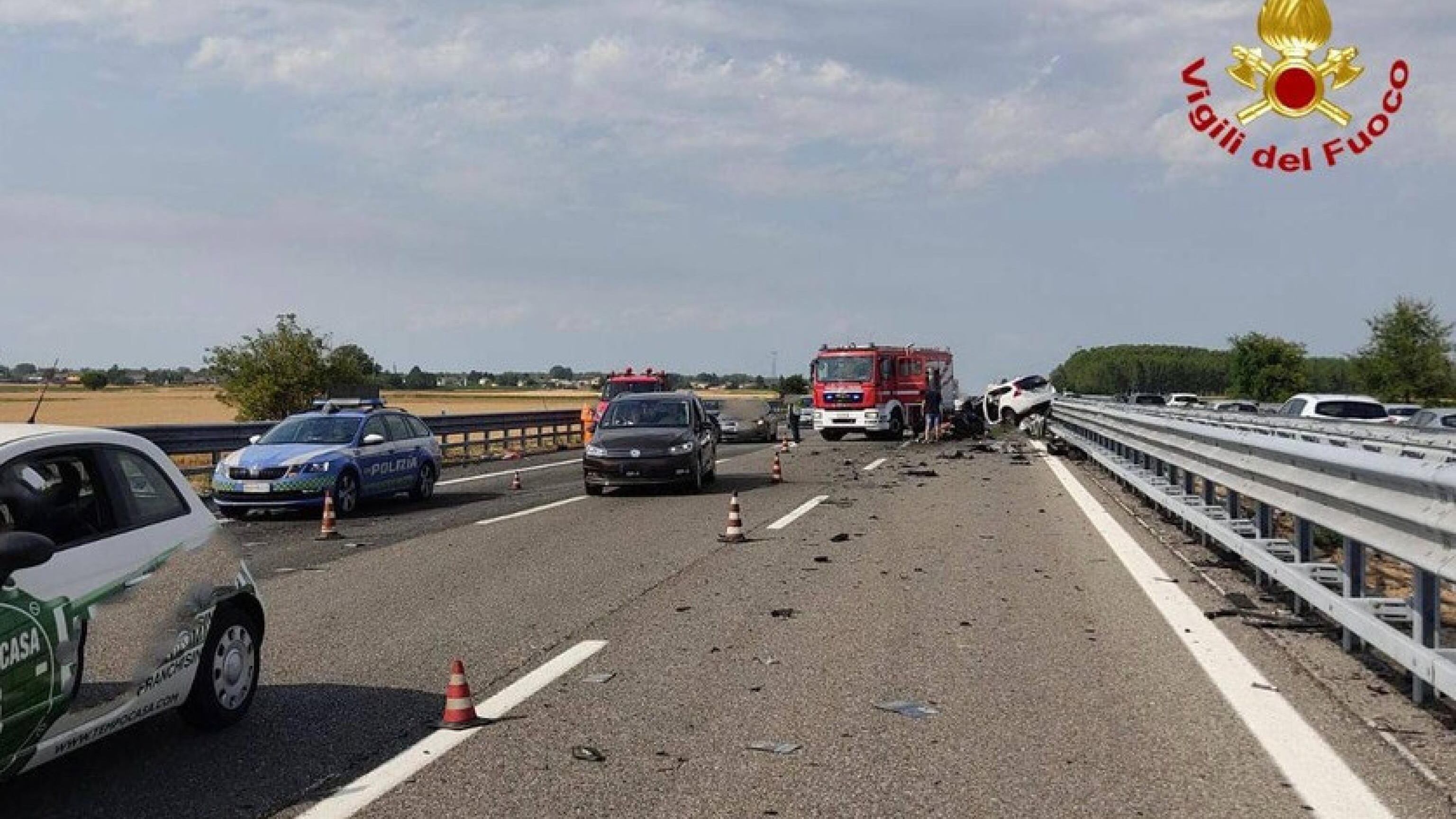 Contromano sull'A7: due morti e code