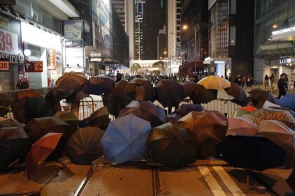Hong Kong, scontri e violenze nella marcia di Capodanno 5