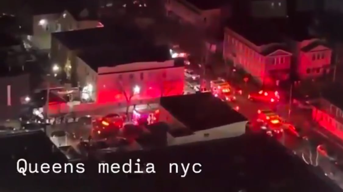 Sparatoria a New York, almeno 11 feriti. Aggressori in fuga
