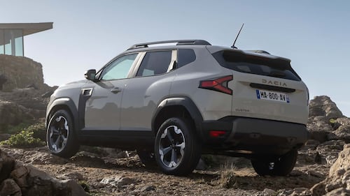 Nuova Dacia Duster 2024, guarda tutte le foto 16