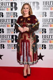 Adele, la regina dei Brit Awards 2016: foto 3