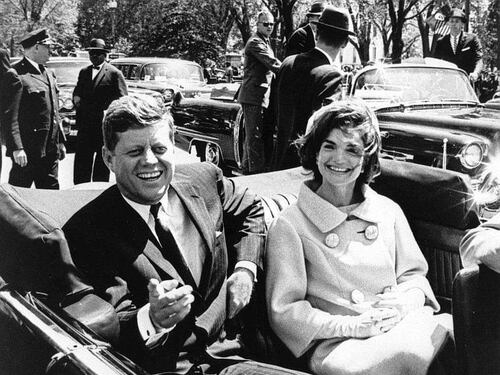 Spin doctor, tv e marketing: cosa c'è dietro il mito immortale di JfK