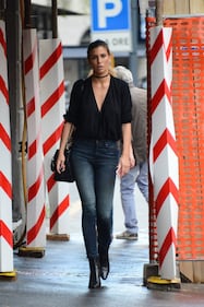 Claudia Galanti sexy per le vie di Milano 14