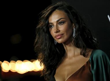 Madalina Ghenea, scollatura supersexy sul red carpet 25