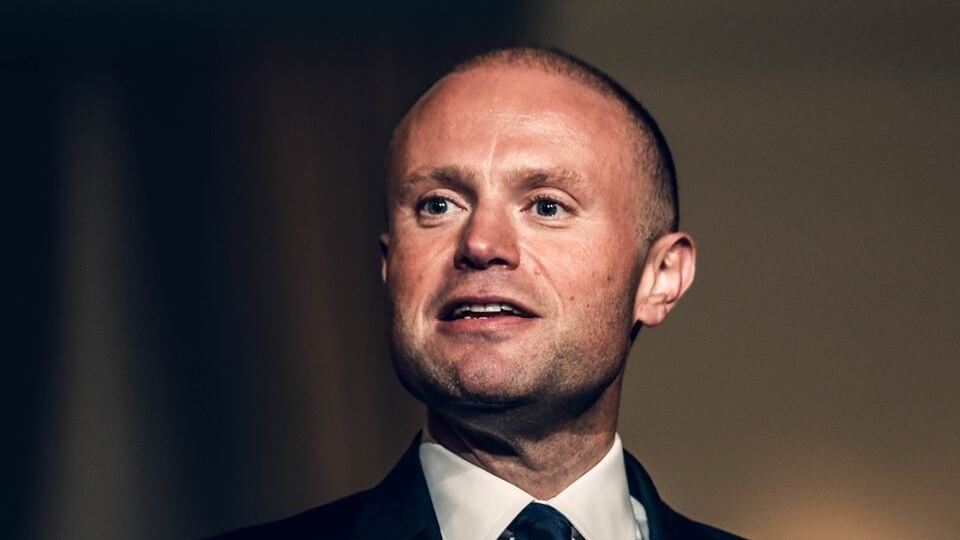 Guai per Muscat: manifestanti lo blocano in Parlamento