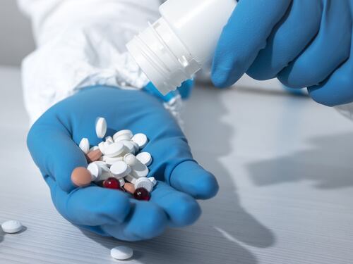 Tumore del colon e antibiotici: esiste un legame