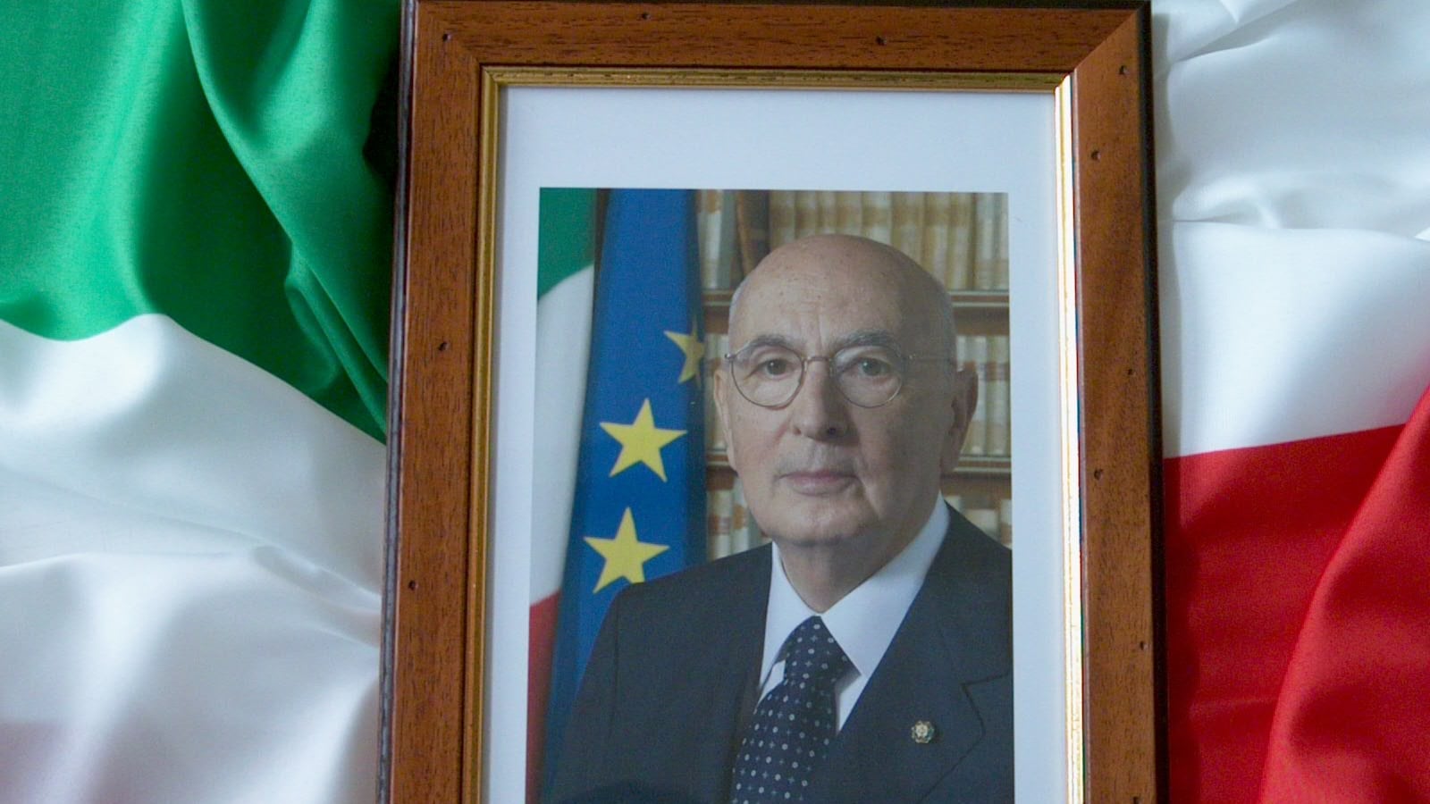 Che fine faranno le foto di Napolitano esposte negli uffici pubblici?