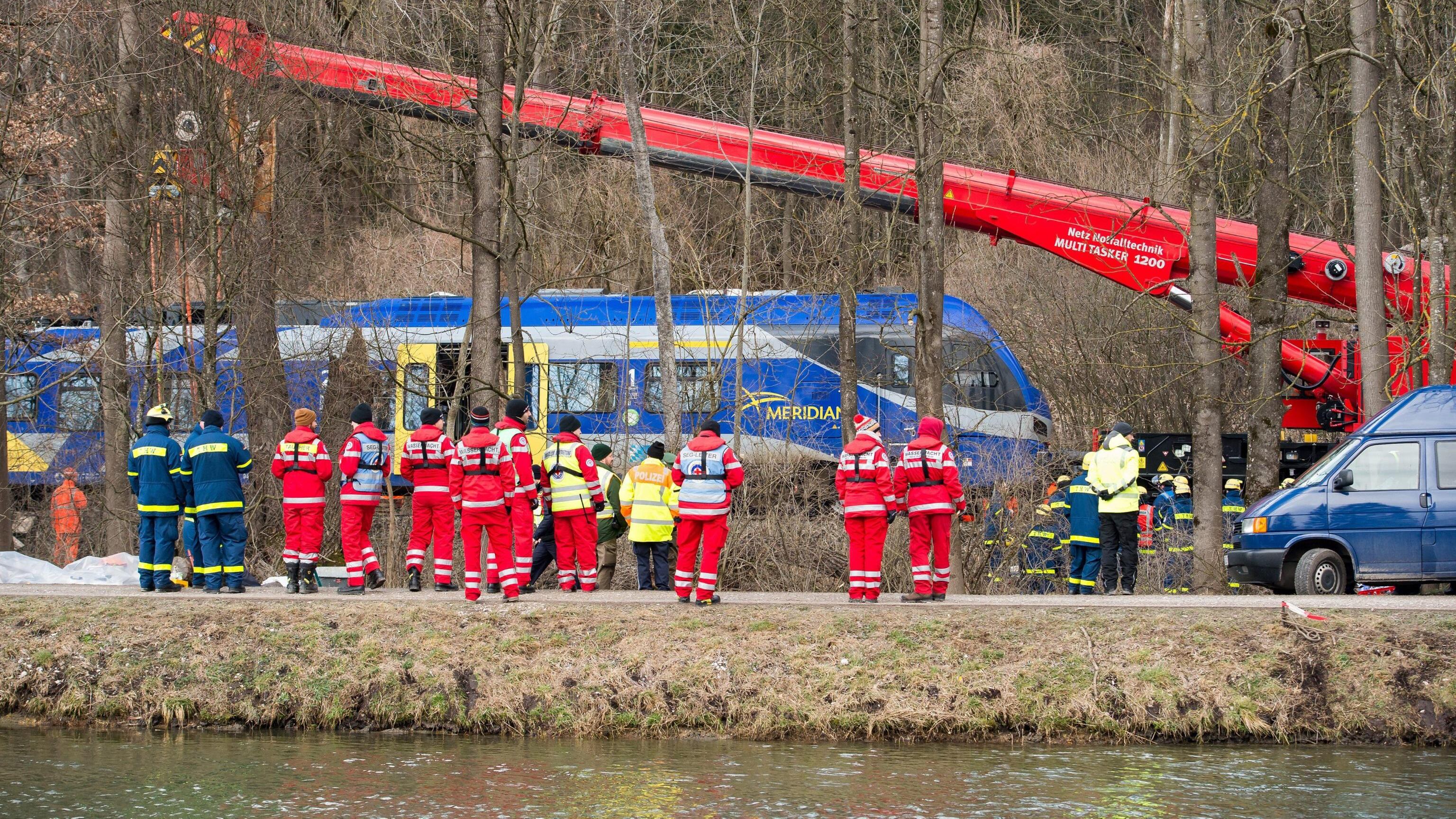 Disastro di Bad Aibling, il capostazione gioca con lo smartphone e i treni si scontrano