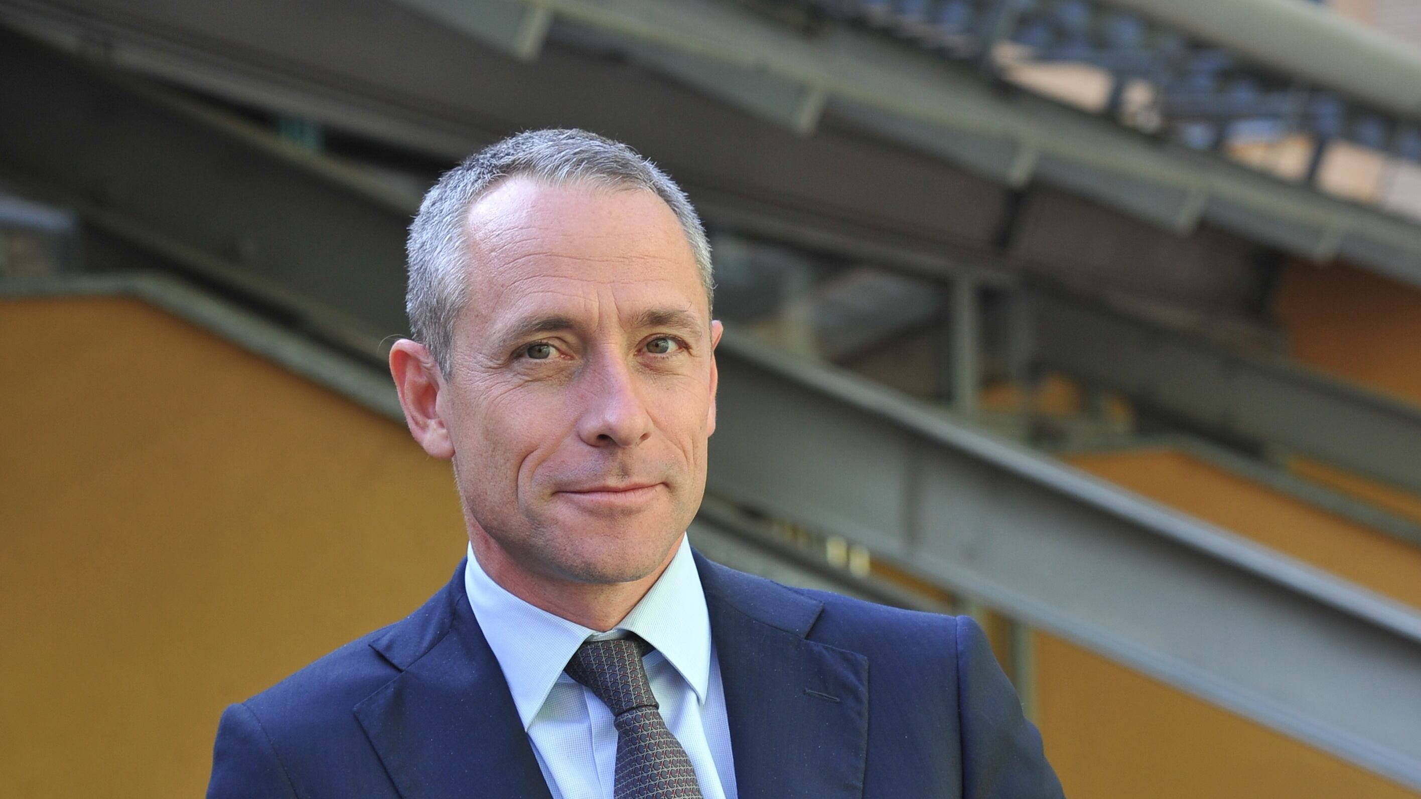 Poste batte le attese: 350 milioni di profitti E punta sul risparmio