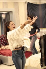 Valeria Marini e Alessia Macari, sfida di sensualità al GF Vip 17