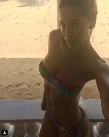 Aida Yespica, il seno esplode su Instagram 22