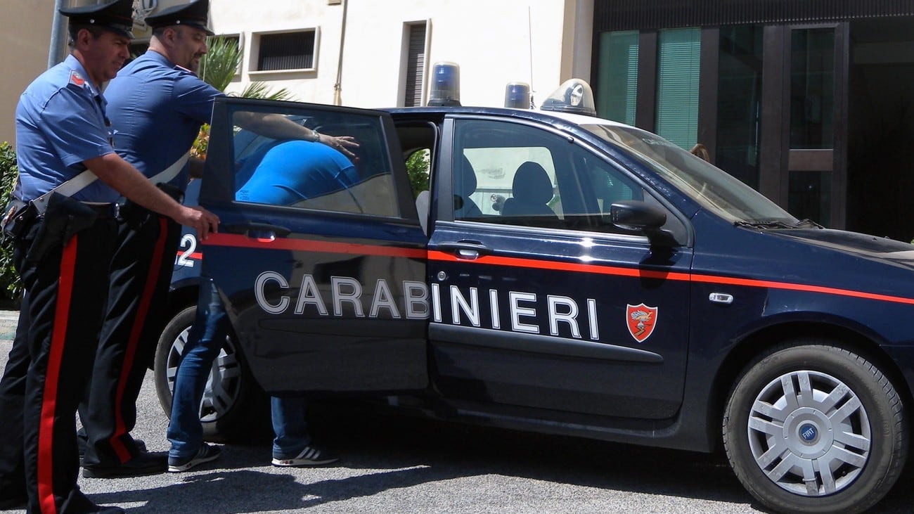 La Spezia, violentata e derubata da due extracomunitari