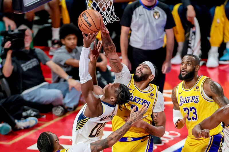 Davis stoppata Lakers Pacers Nba Cup
