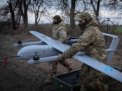 Incursione ucraina nei cieli russi: la difesa di Putin abbatte un drone vicino a Mosca