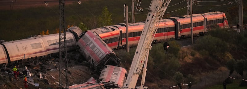 Strage ferroviaria a Toledo, i tre errori nei 23 minuti prima dello schianto: cosa non ha funzionato