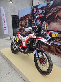 Hero  Xpulse 200 4V e Hunk 440 2