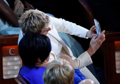 Pizza e selfie, l'Oscar di Ellen Degeneres 3