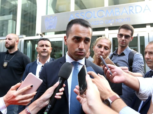 Di Maio avvisa Tria: "Serve un po' di debito per abbassare le tasse"