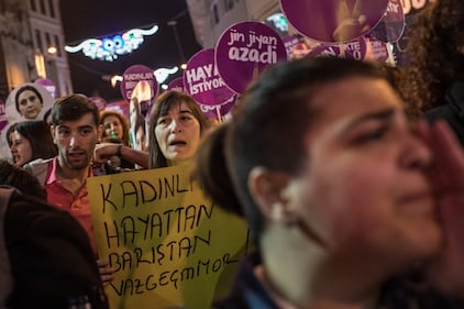 A Istanbul migliaia in piazza contro la violenza sulle donne 3