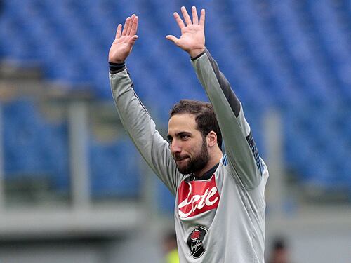 Higuain regala al Napoli il podio di mezza stagione