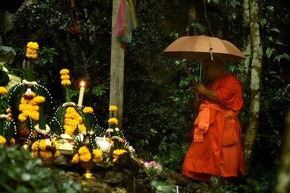 Thailandia, paura per 12 bambini intrappolati in una grotta 9