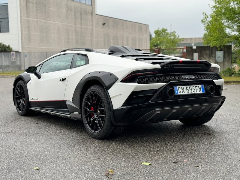 Lamborghini Huracan Sterrato: la gallery della nuova supercar Italiana da 610 CV 10