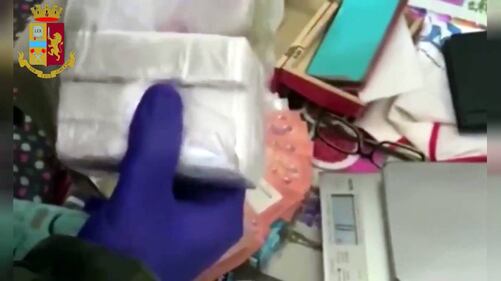 La polizia ha trovato un fortino della droga in una casa a Milano 3