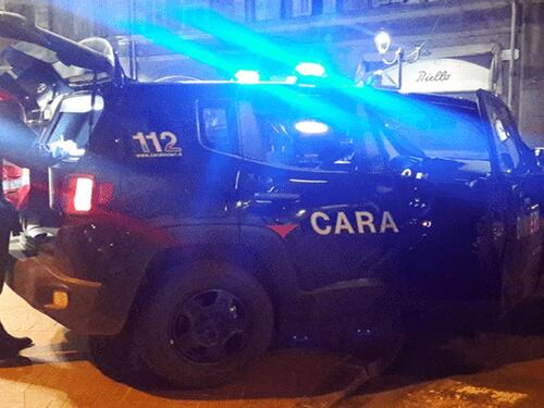 Algerino beccato a rubare, insulta la cliente: "Put..."
