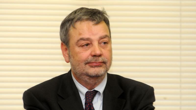 Condannato per non aver letto un necrologio