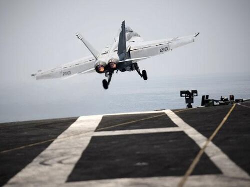 Va avanti l'offensiva contro l'Isis in Siria e Iraq. Fbi: allerta terrorismo