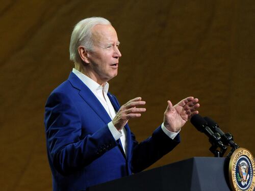 Niente Kiev per Biden: "Viaggio troppo rischioso". In volo missili, tank e droni