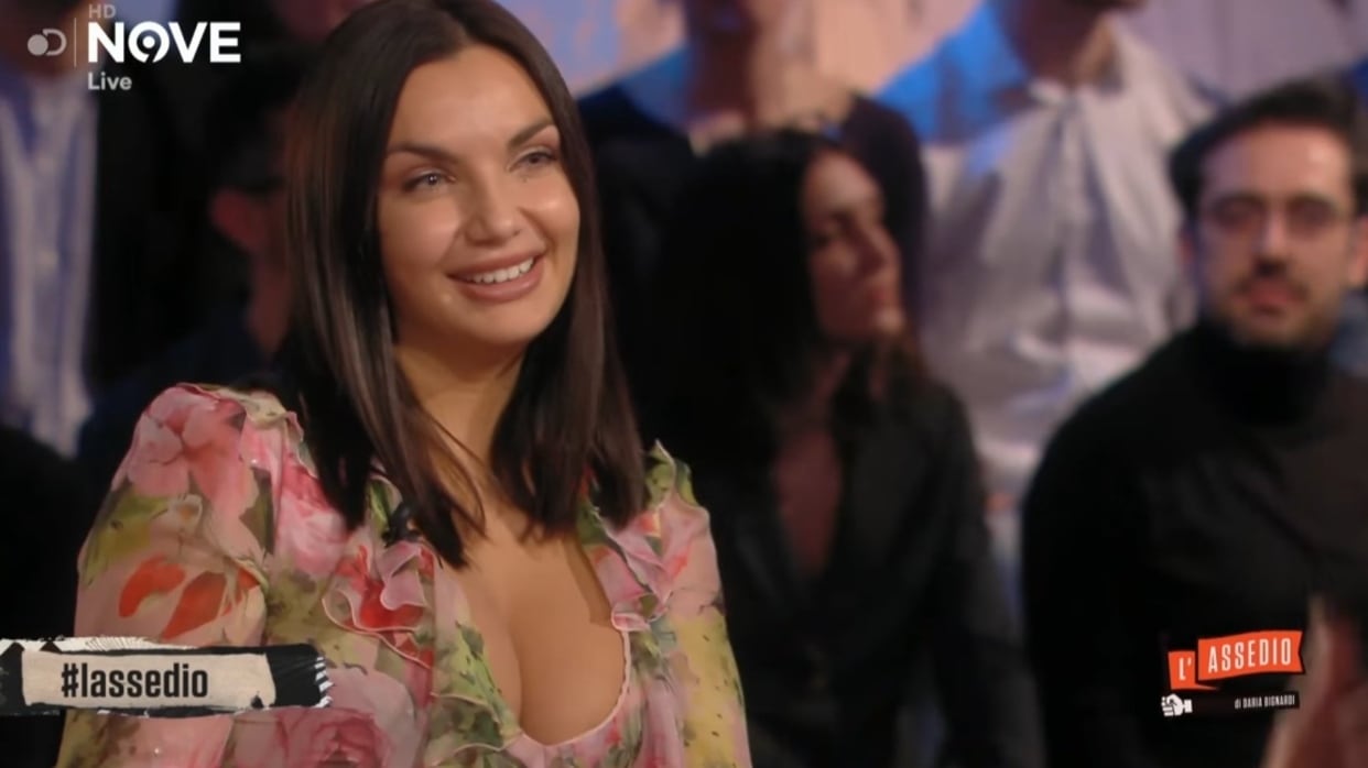 Elettra Lamborghini: "Non ho votato Lega, mollatemi". E il web insorge: "Non ti giustificare"