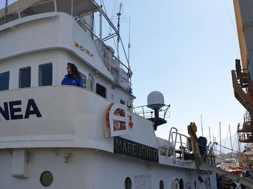 "Ora rotta su Lampedusa". È scontro Mare Jonio-fiamme gialle