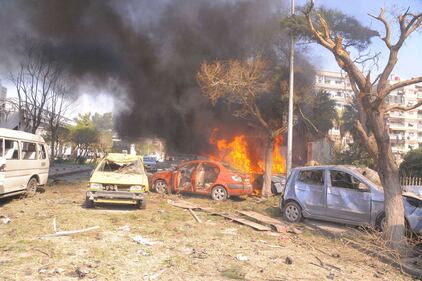 Siria, autobomba a Damasco: decine di vittime 1