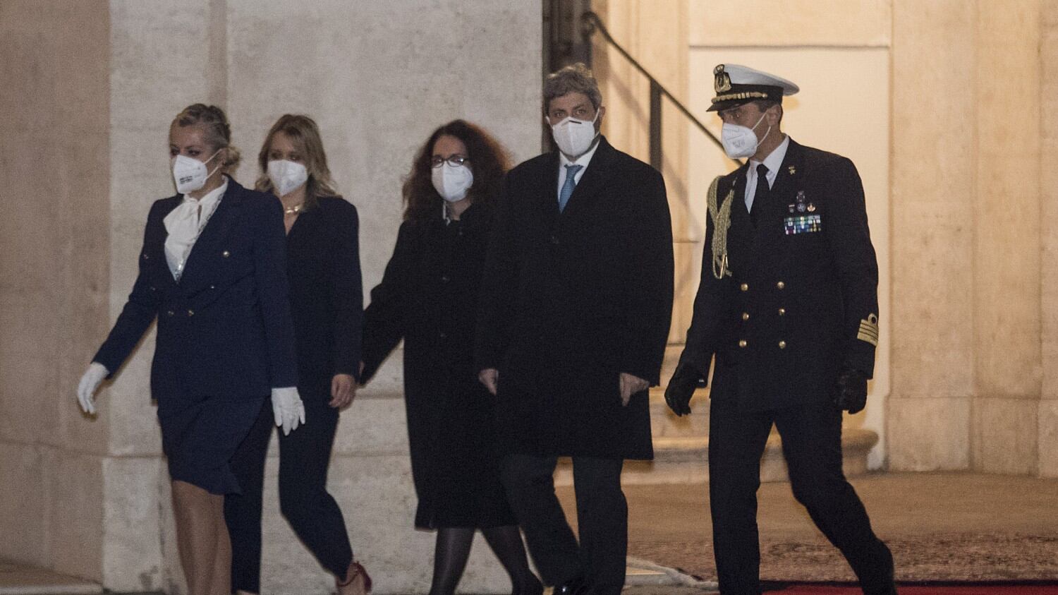I 5 Stelle come la vecchia Dc: vogliono stare in tutti i governi