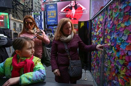 New York, i coriandoli dei desideri per il capodanno a Times Square  6
