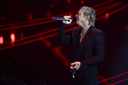 Sanremo 2024: ecco il look della finalissima del Festival di Irama 4