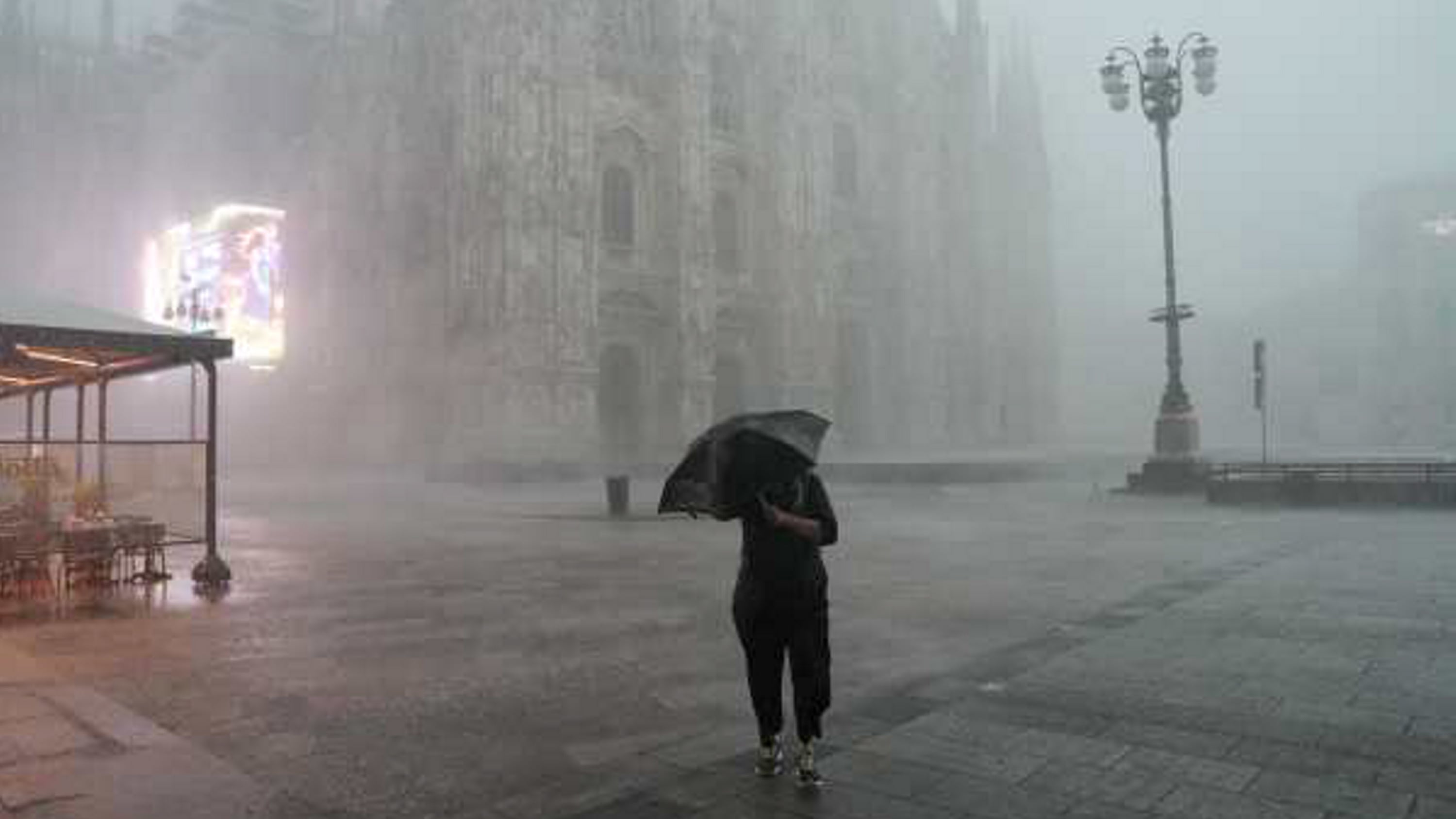 Parchi chiusi e temporale. Oggi in città allerta arancione
