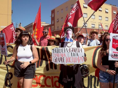 Prove di "accozzaglia" sui braccianti