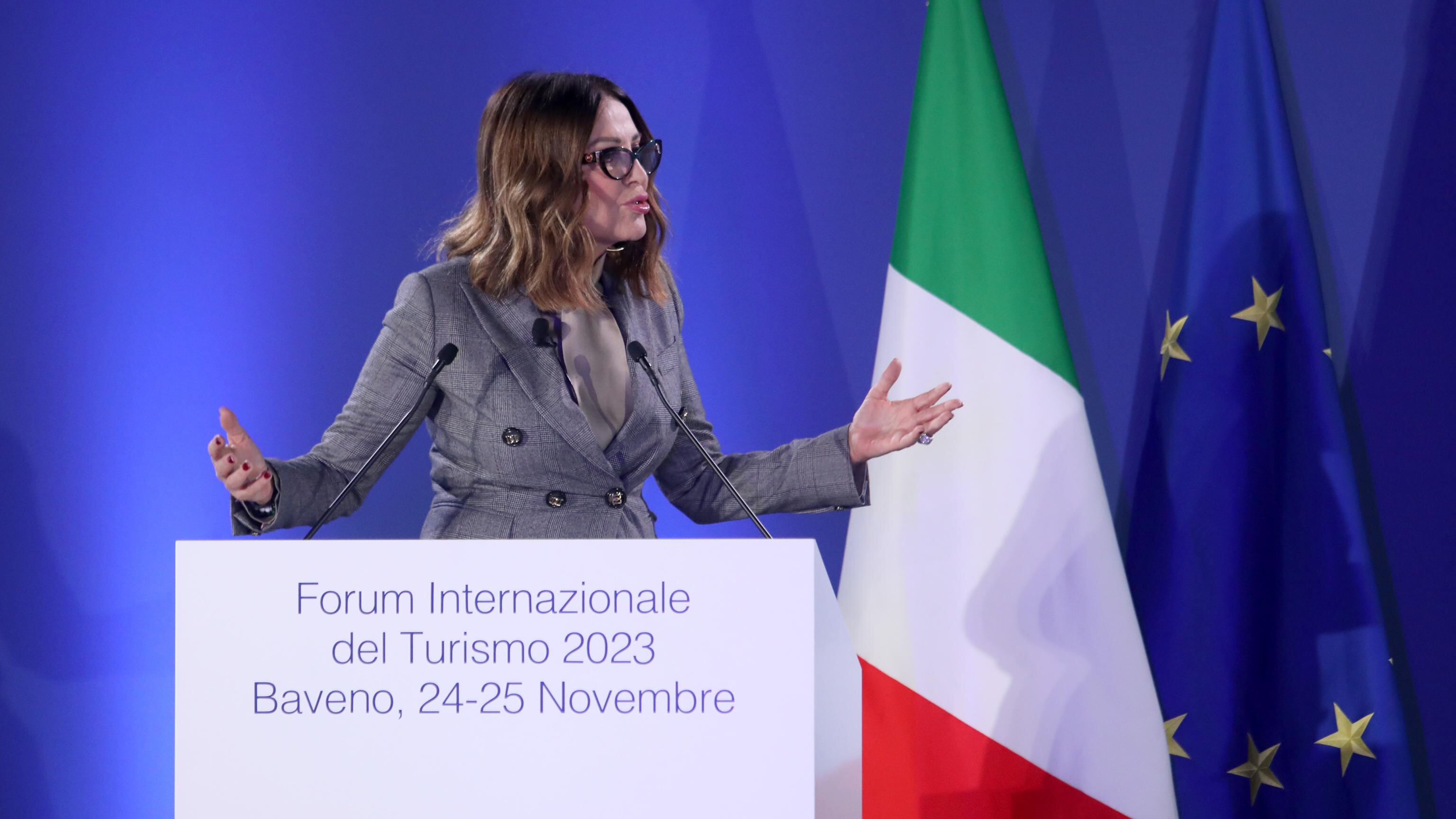 Turismo, arriva il G7. Norme entro l'anno sugli affitti brevi. E Meloni: "Nel Pnrr risorse per il settore"