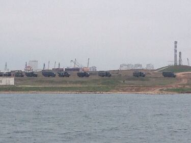 Crimea, lo sbarco dei camion russi 4