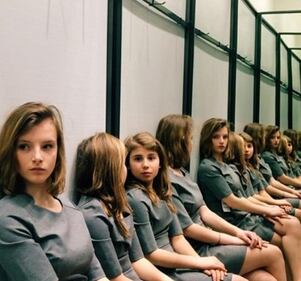 Quante ragazze ci sono in questa foto? 1